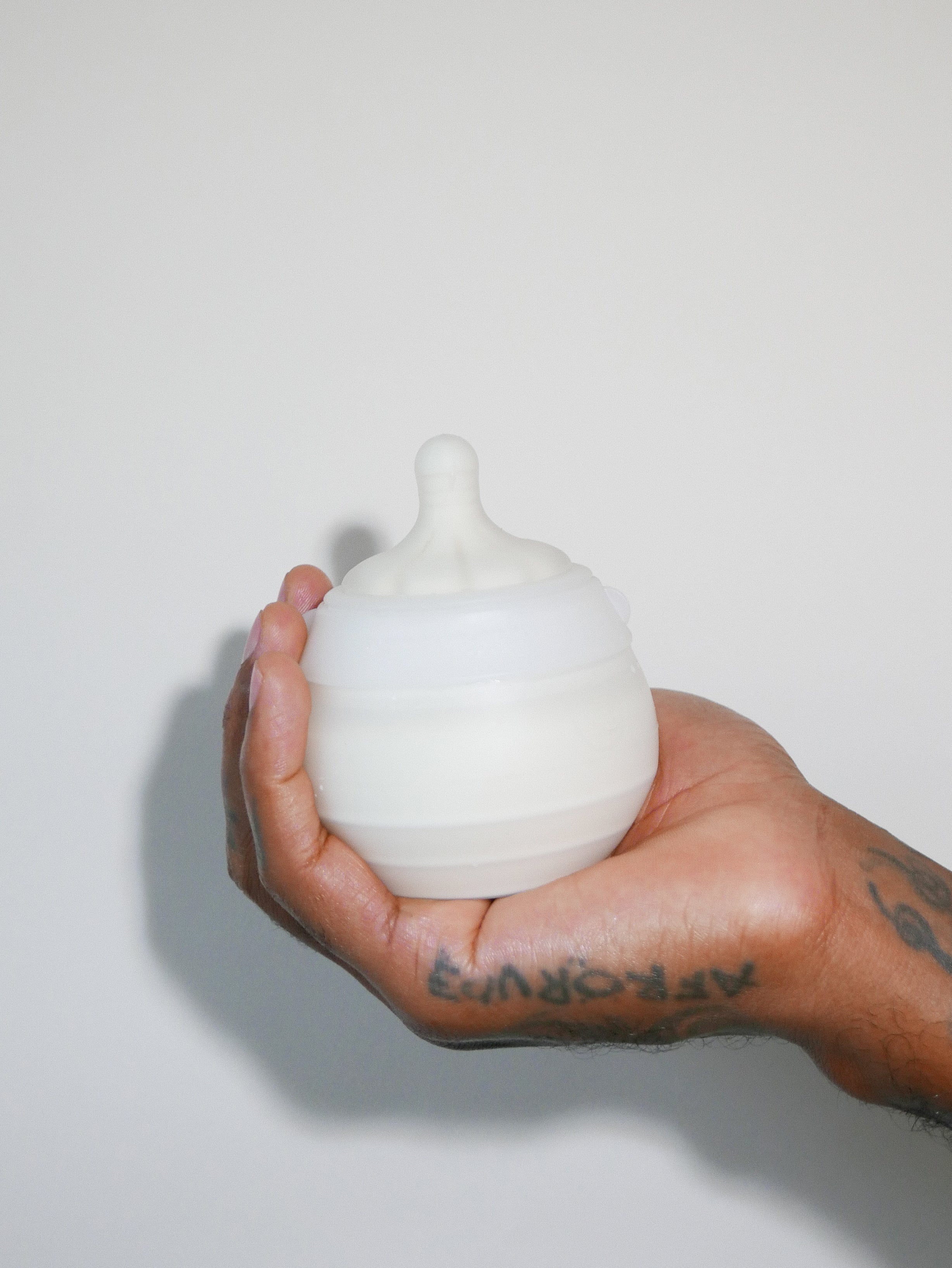 No microplastics, slow natural flow, all feeding positions and an air-free vacuum & anti-colic vent system is what you get