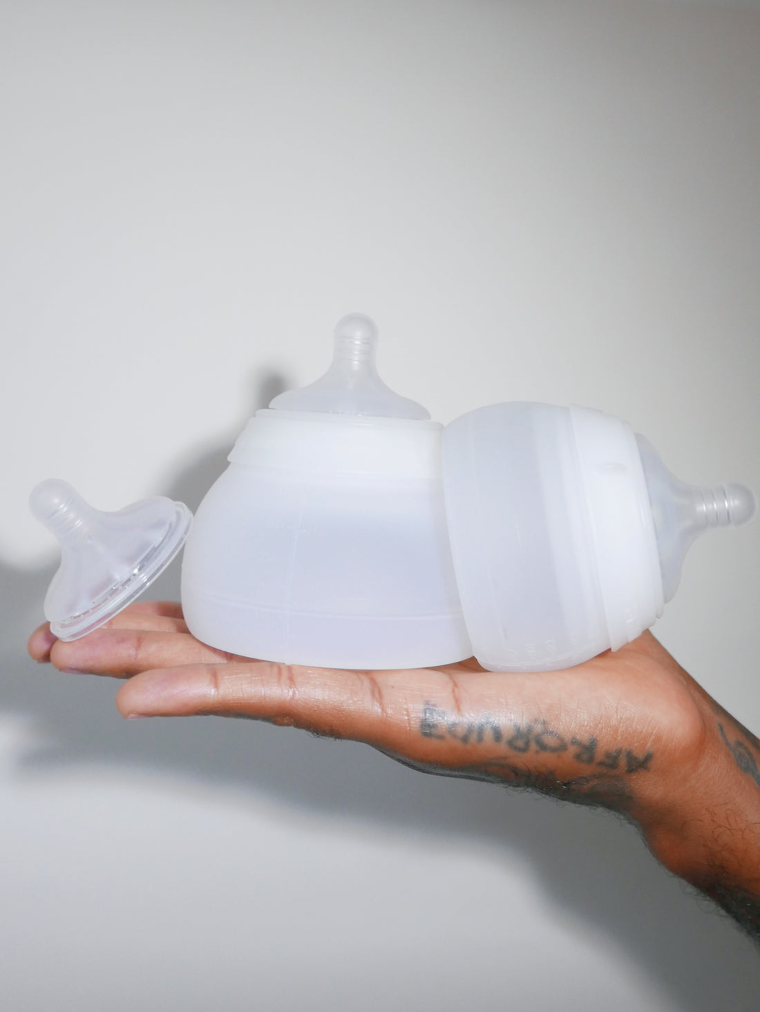 Save with a bundle of small and large caramma support bottle. Soft silicone and no microplastics in your milk